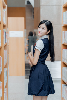 欧洲美女多人群交视频